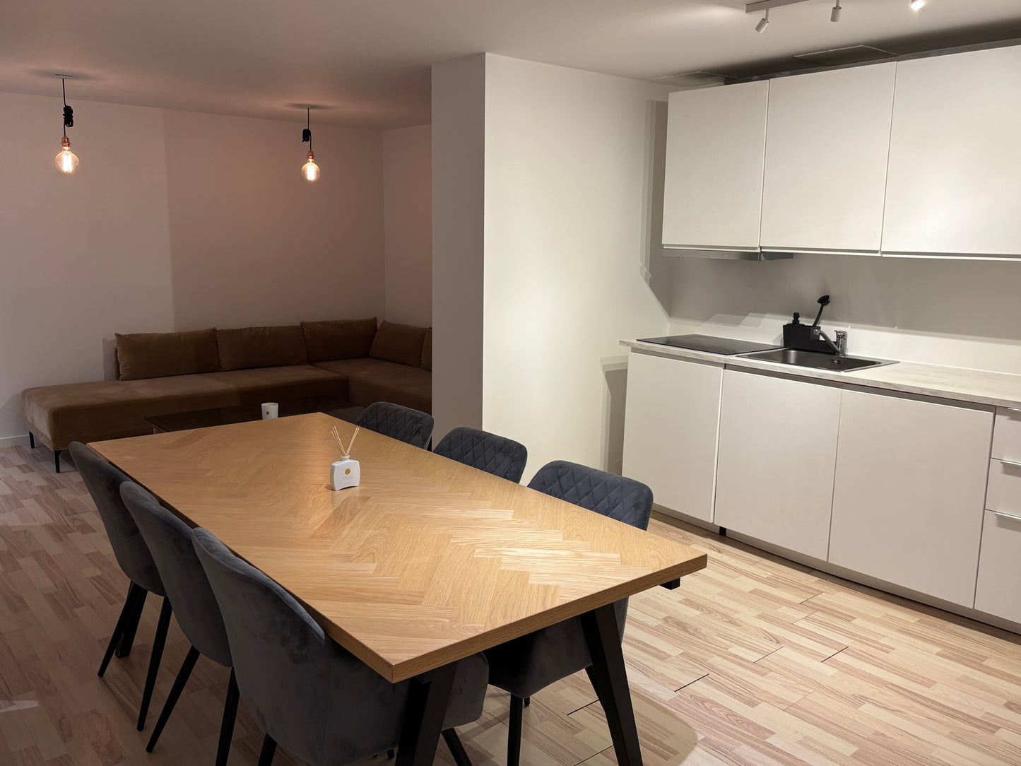Nordnest, 6 min from the Airport & Sleep 5